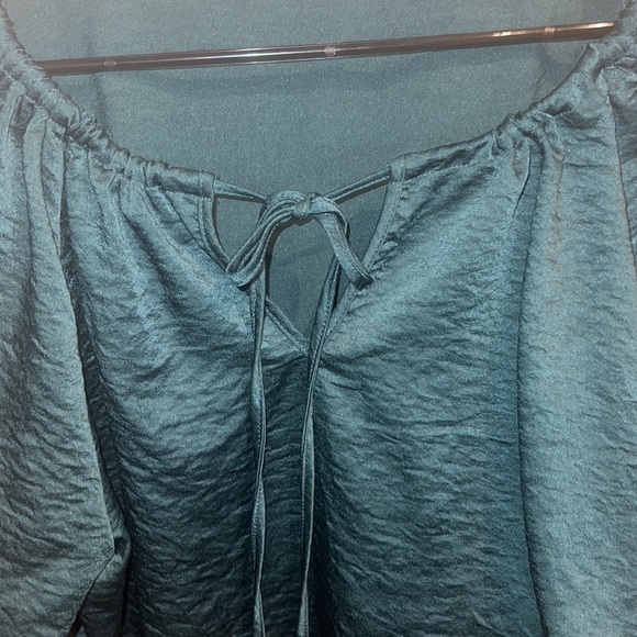 Emerald Supply & Demand Top - Picture 2 of 3